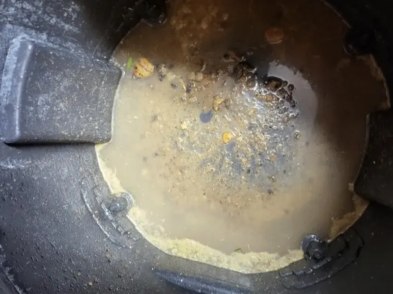 천안 서북구 석션 통 바닥에 가라앉은 찌꺼기